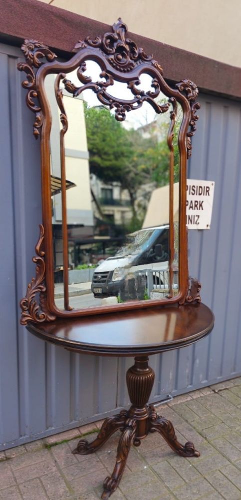 Antika dresuar ve ayna takımı